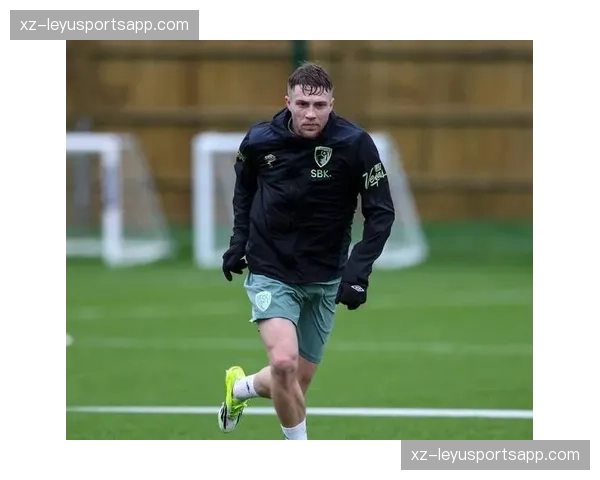 科斯图拉斯替补倒钩建功 布莱顿新星闪耀英超赛场